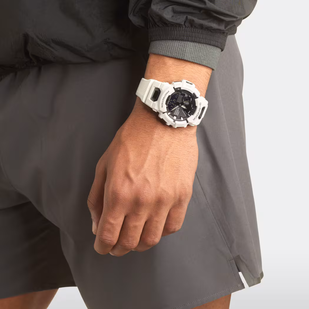 GBA-900-7AER_OR02_wristshot_1050x1050_ES